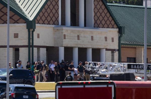 Law enforcement and first responders respond to Apalachee High School in Winder, Georgia, on September 4, 2024